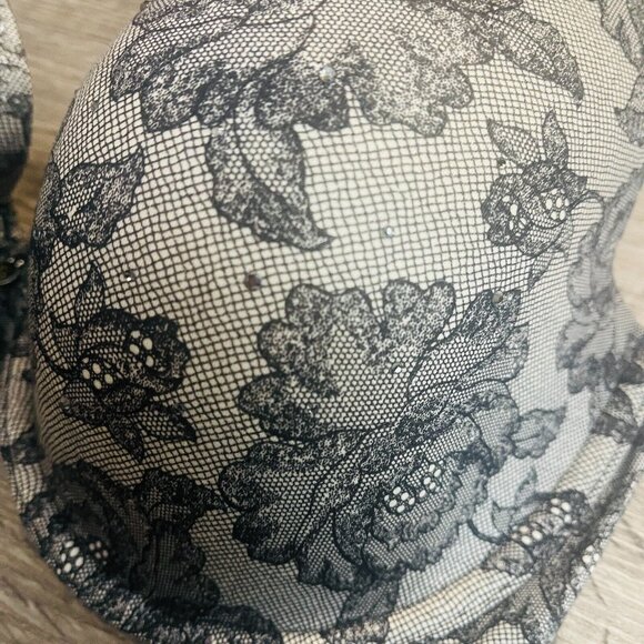 Victorias Secret Lined Perfect Coverage Black Lace Rhinestone Underwire Bra 34DD - Picture 2 of 6